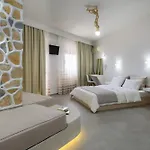 Oasis Hotel *