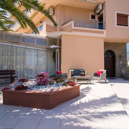 Oasis Hotel