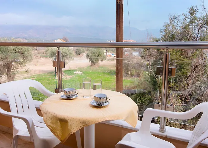 Oasis Hotel *
